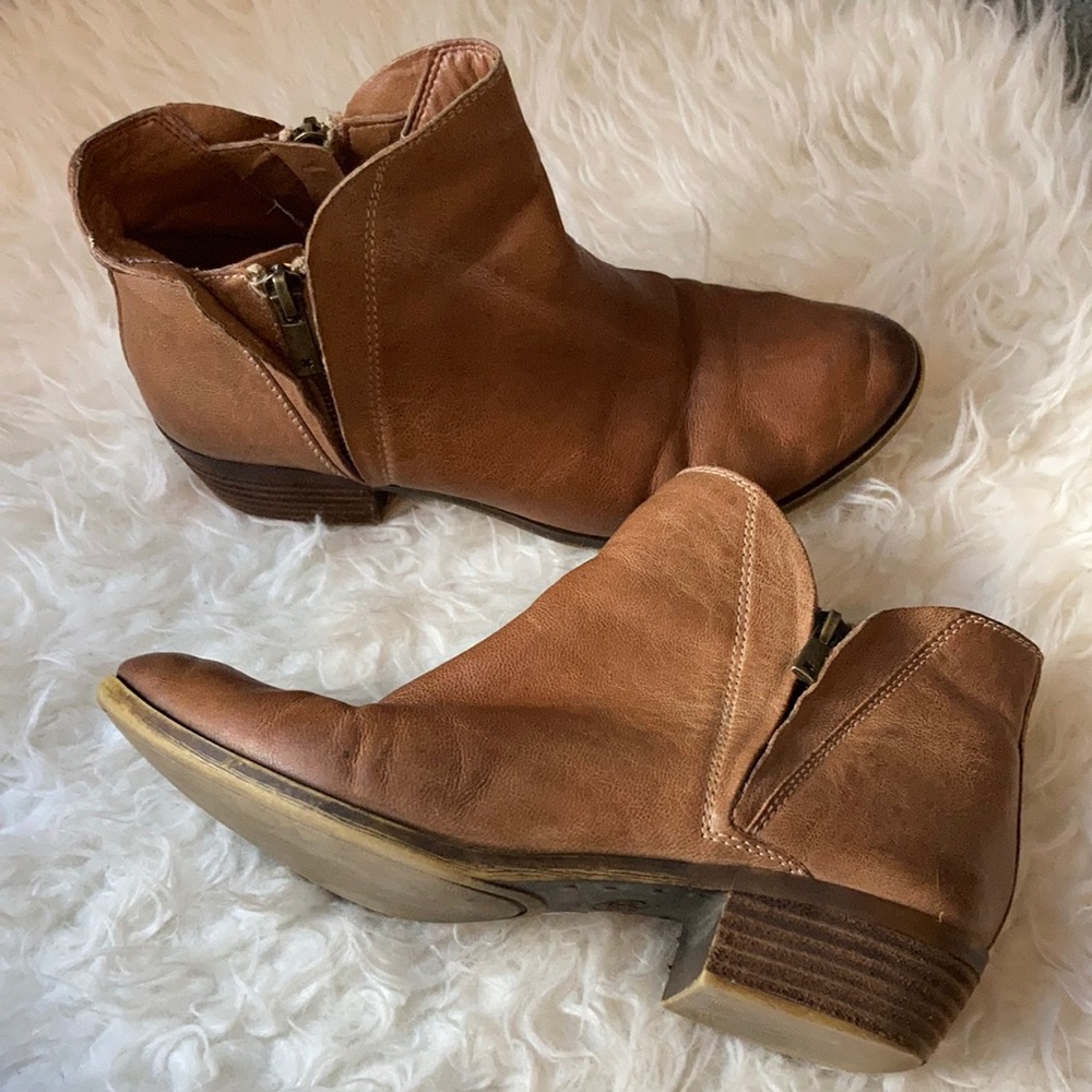 Lucky short boots/booties leather